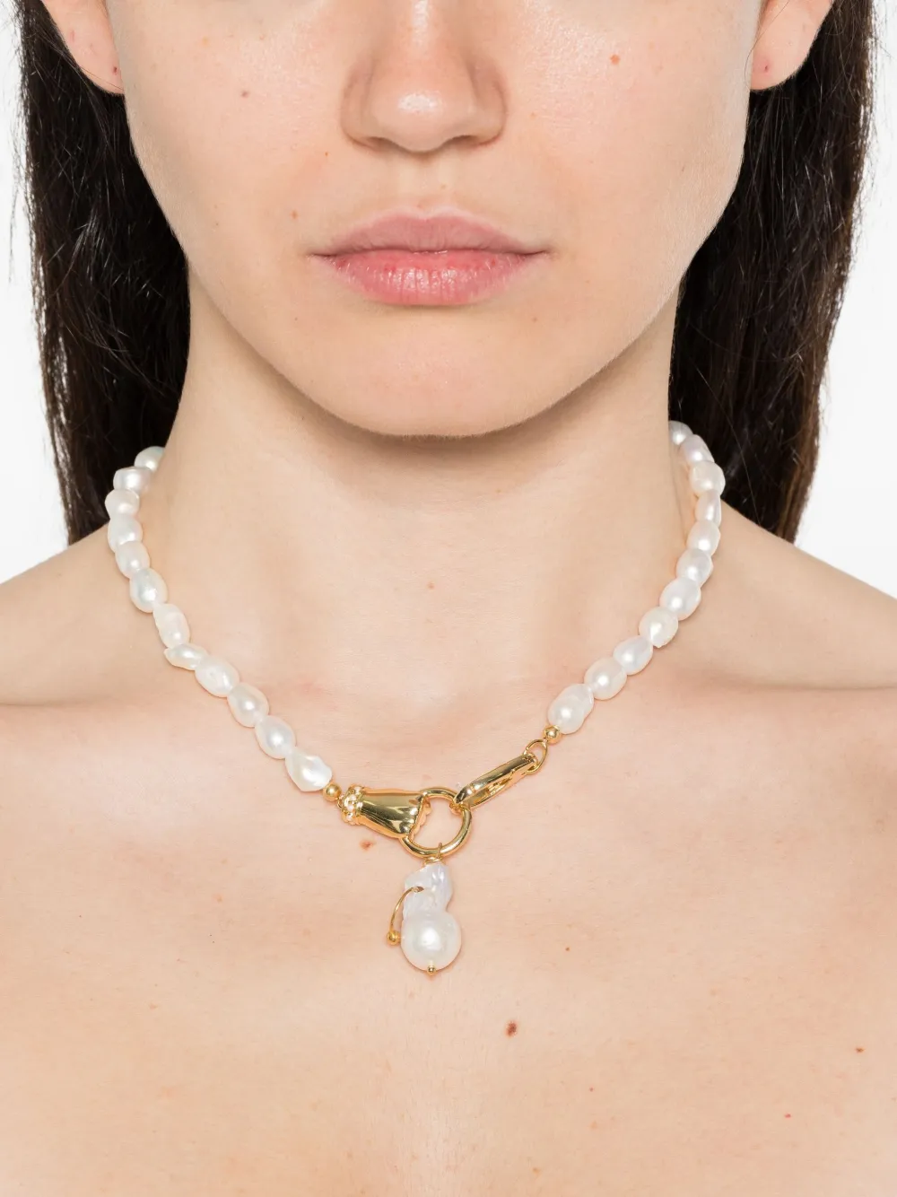 VIVYINROSA pearl hand-clasp necklace | Image 2