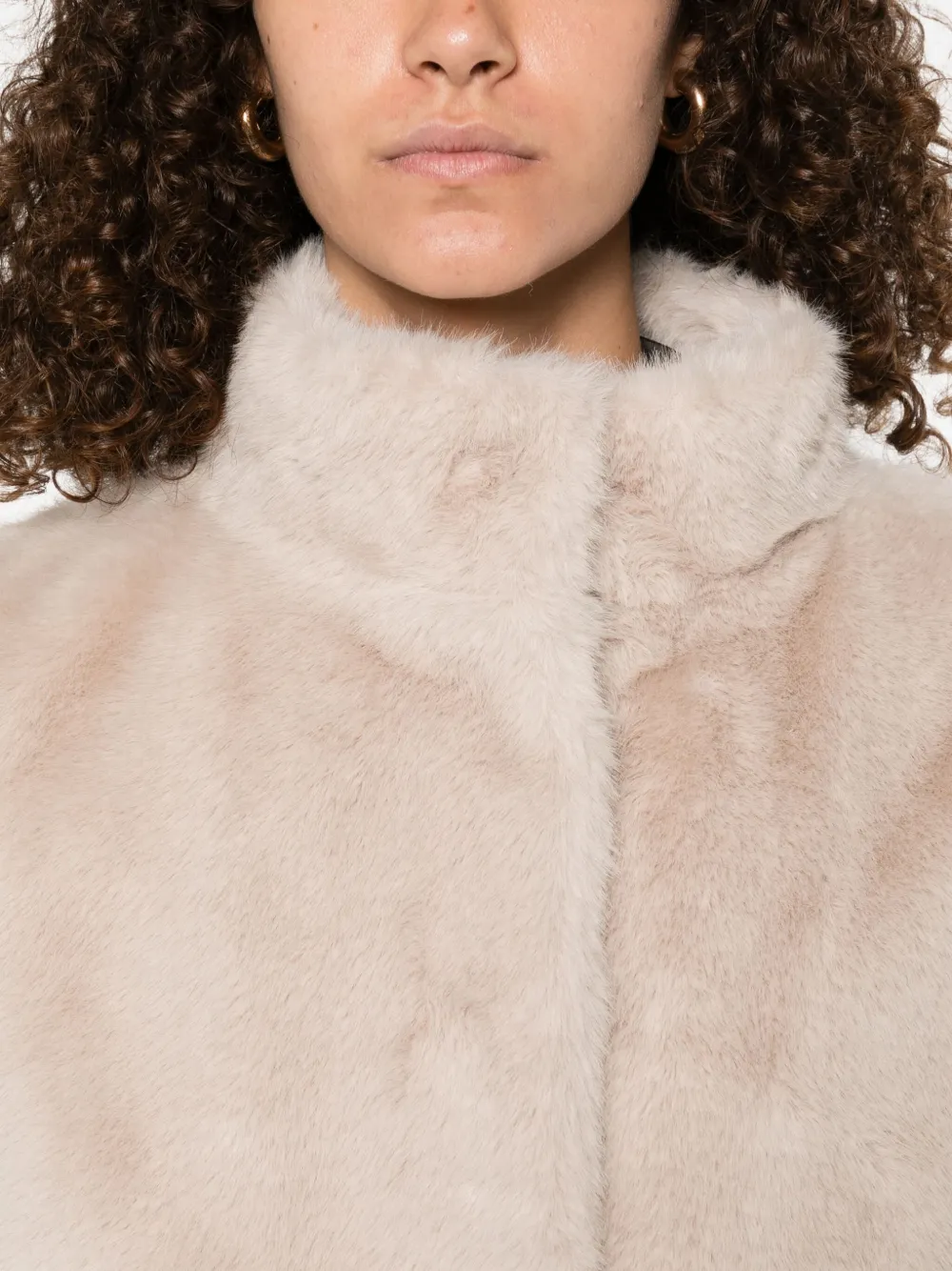 Herno Mouwloze top van imitatiebont Beige