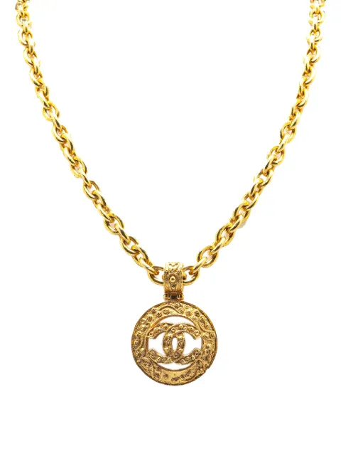 CHANEL Pre-Owned 1994 Gold Plated CC Round Pendant Necklace costume necklace