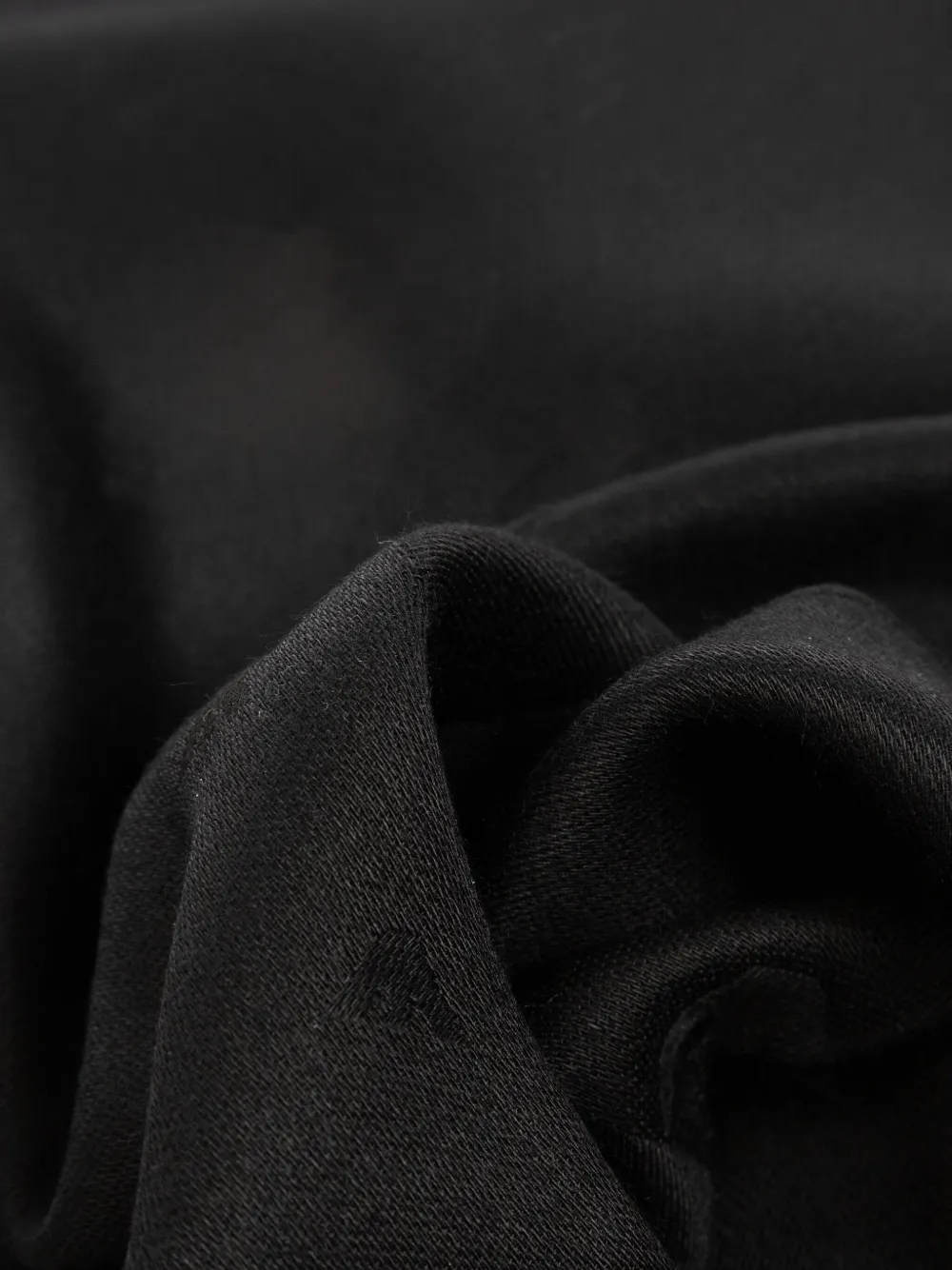 Emporio Armani eagle-emblem fringed scarf Zwart