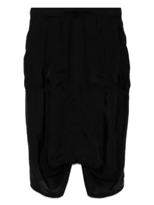 Julius mid-rise drop-crotch Cargo Shorts | Black | FARFETCH