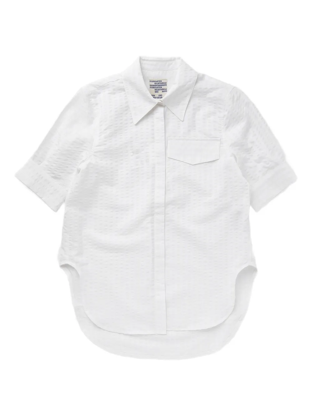 chest-pocket short-sleeve shirt