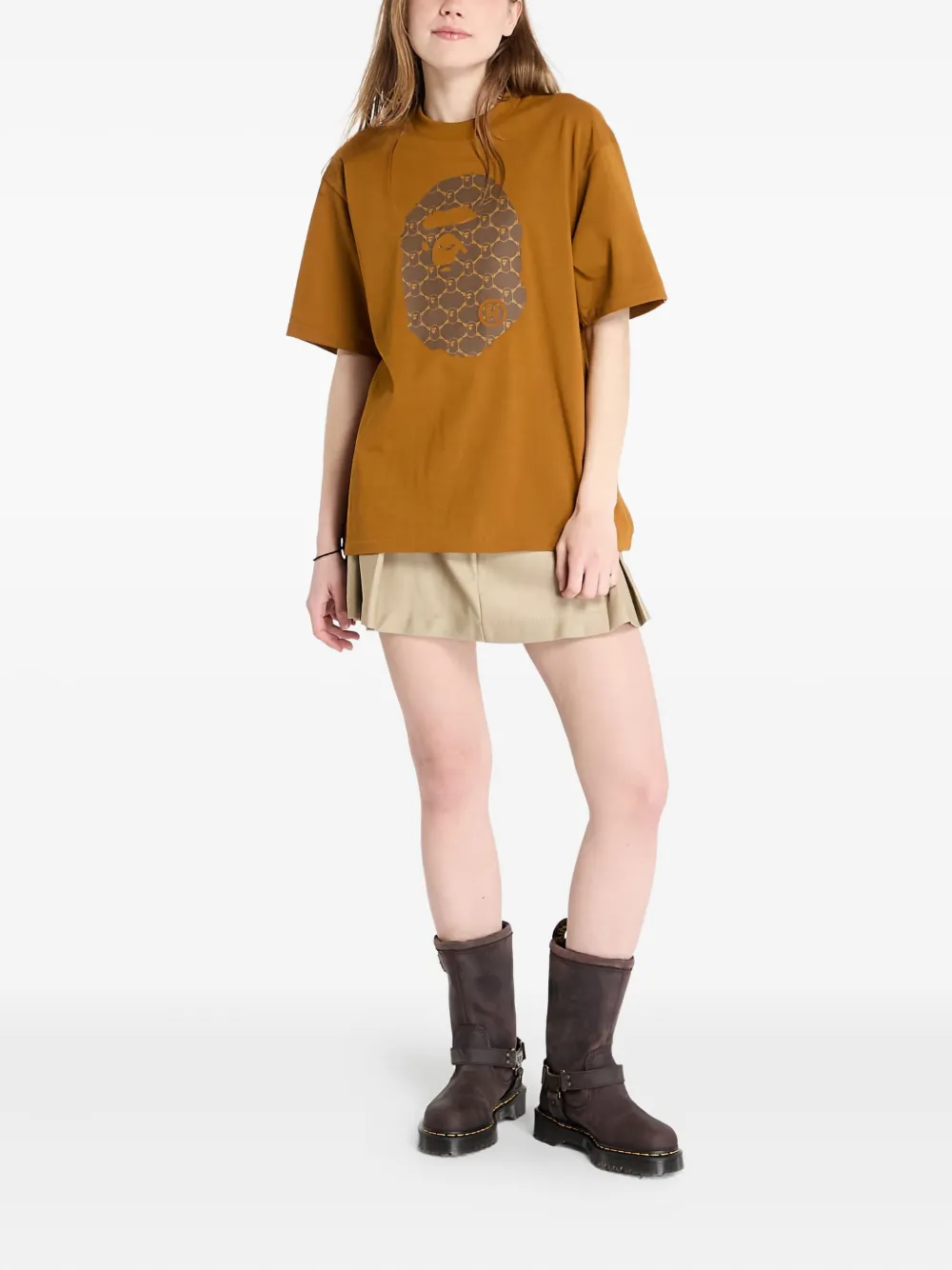 A BATHING APE T-shirt met monogram Beige