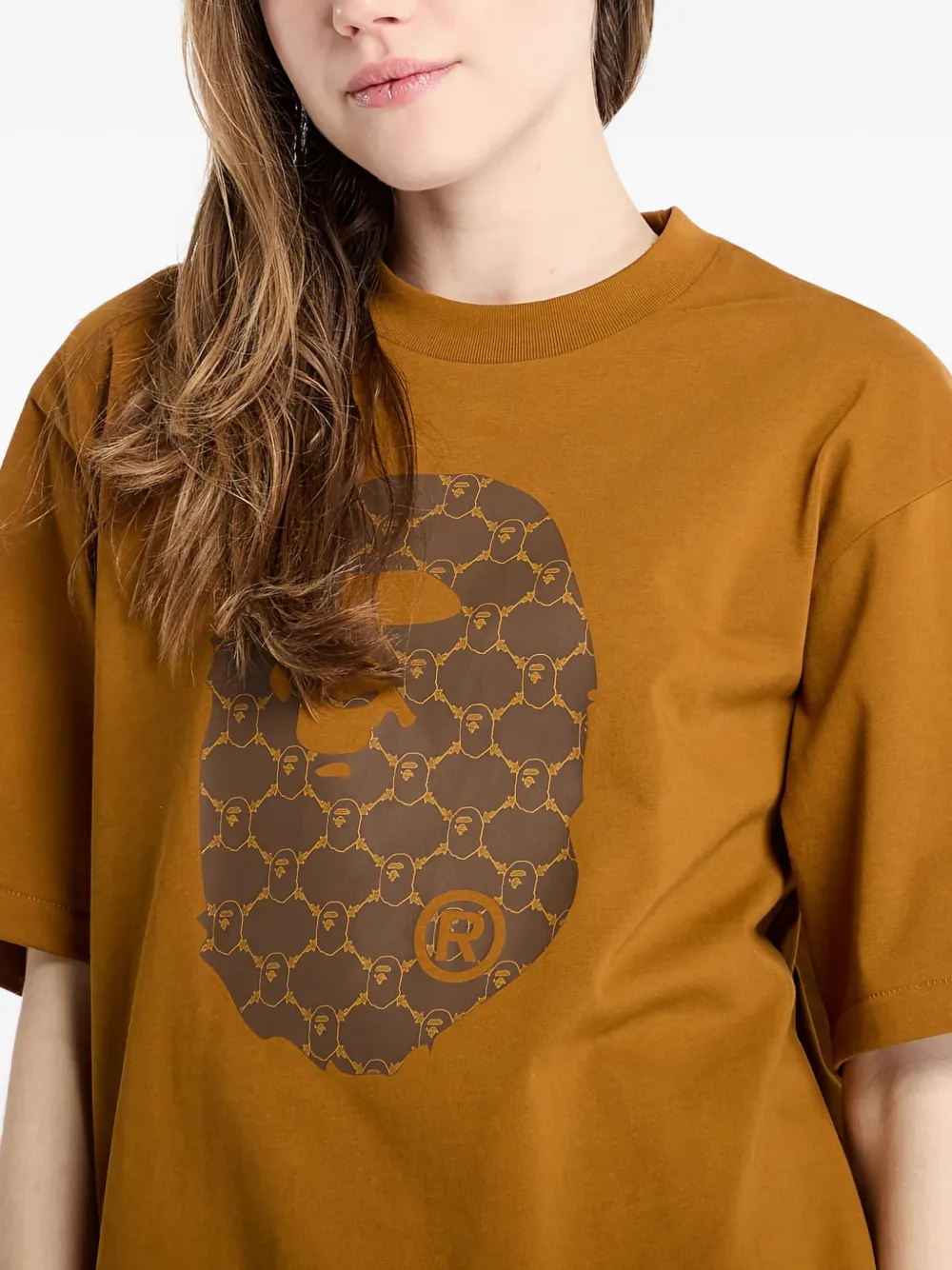 A BATHING APE T-shirt met monogram Beige
