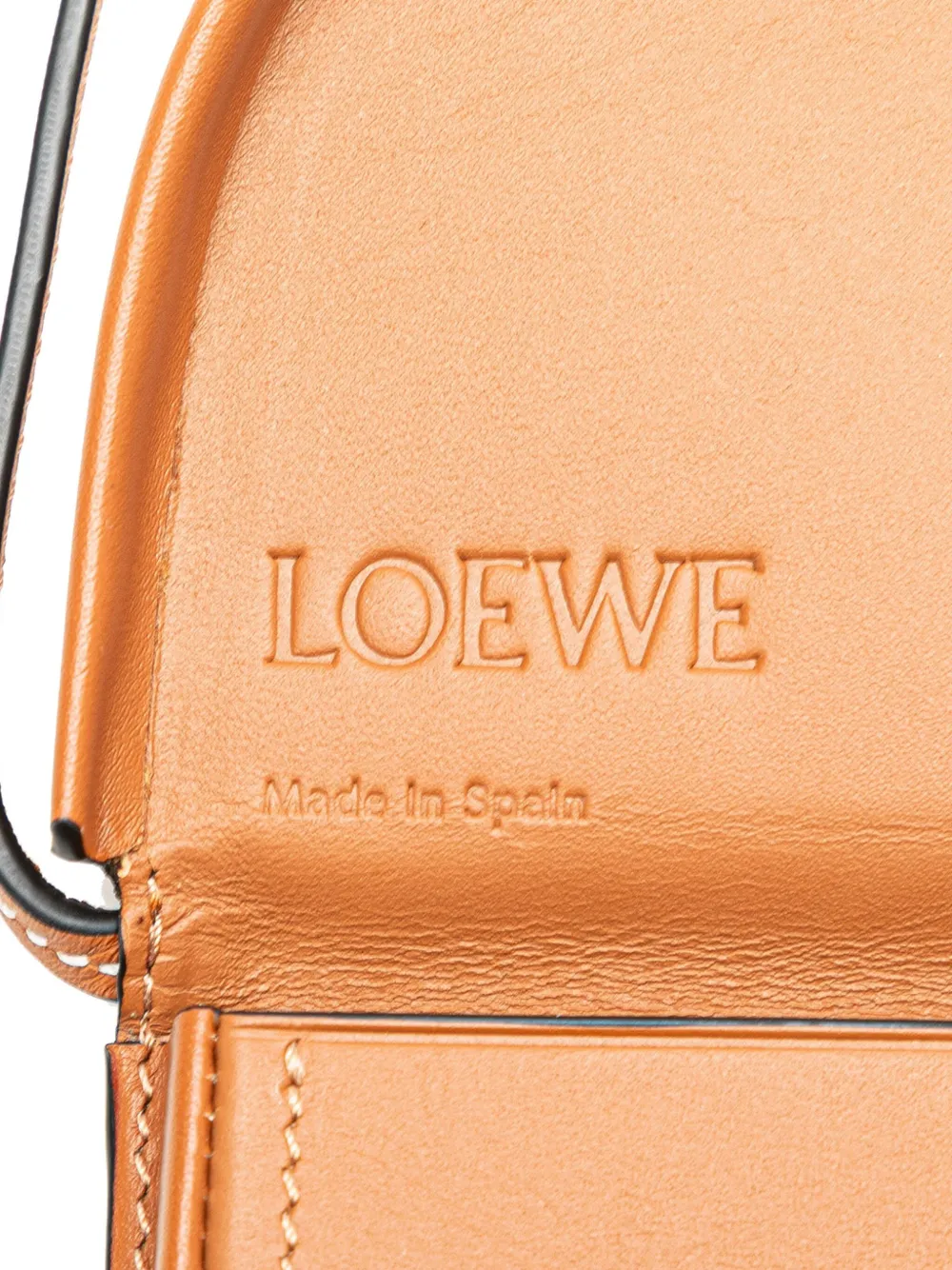 【全新美品】LOEWE ロエベheel pouch small TAN LOEWE Heel small leather pouch | Harvey Nichols