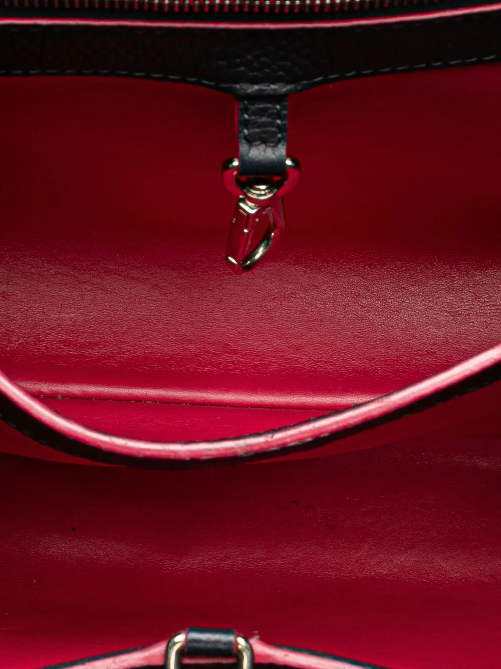 Pre-owned Louis Vuitton 2016 Taurillon Capucines Pm Satchel