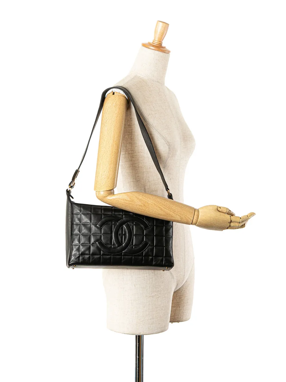 Pre-owned Chanel 2000-2002 Cc Choco Bar Lambskin Shoulder Bag In Black