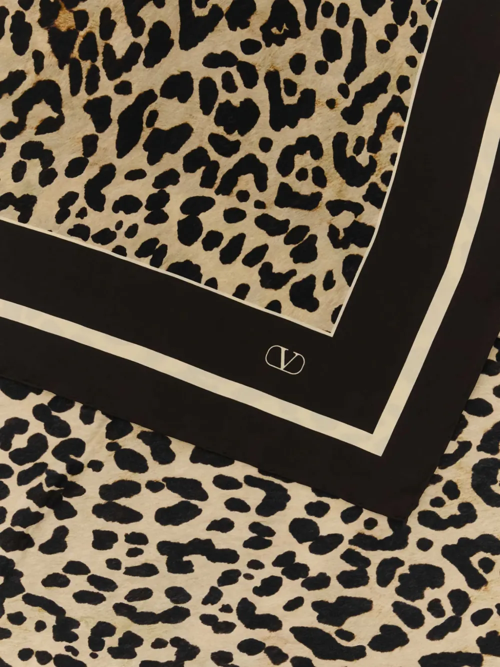 Valentino Garavani Sjaal met luipaardprint Bruin