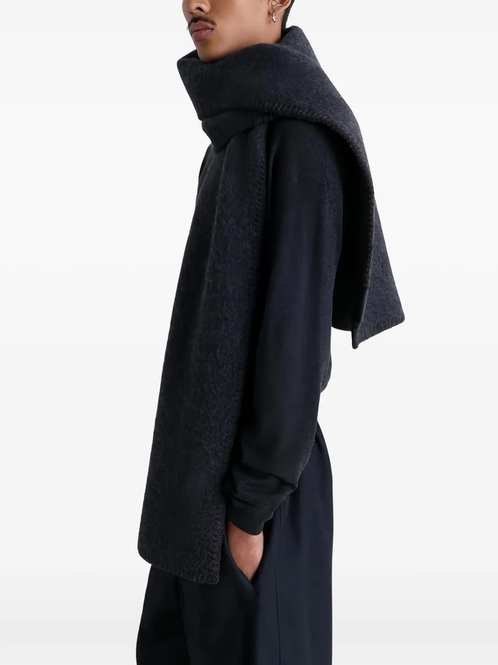 Lemaire Wool Felt-edge Scarf In Black