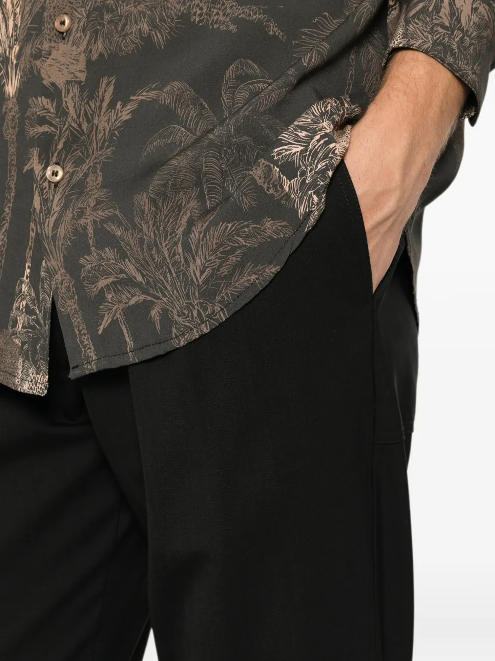 YES LONDON Cropped broek met geplooide voorkant Zwart