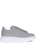 Alexander McQueen logo-print sneakers - Grey