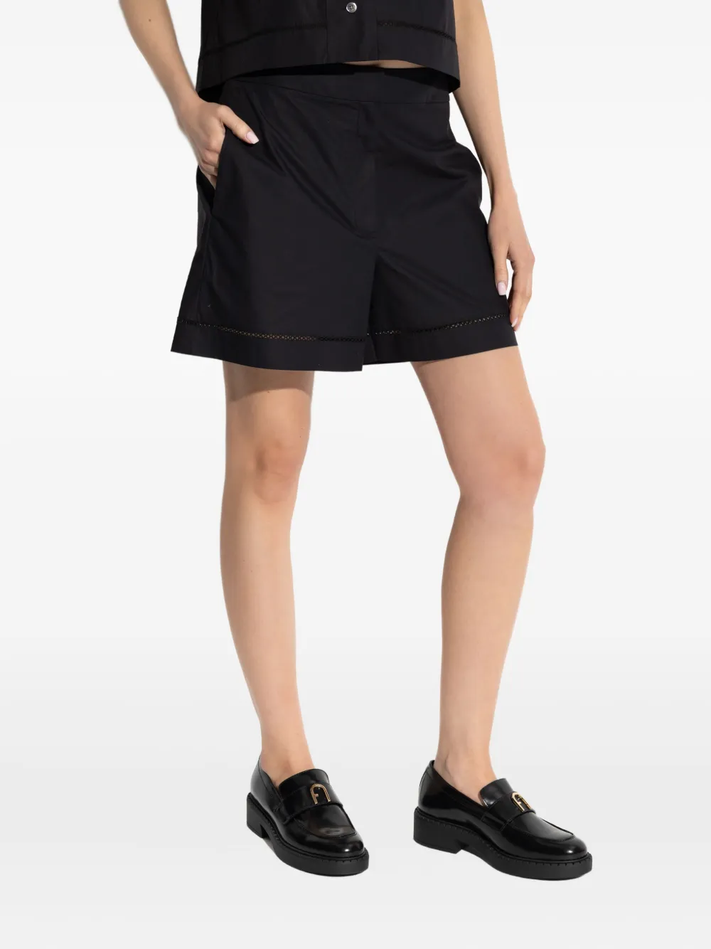 Theory Popeline shorts met ringlets Zwart