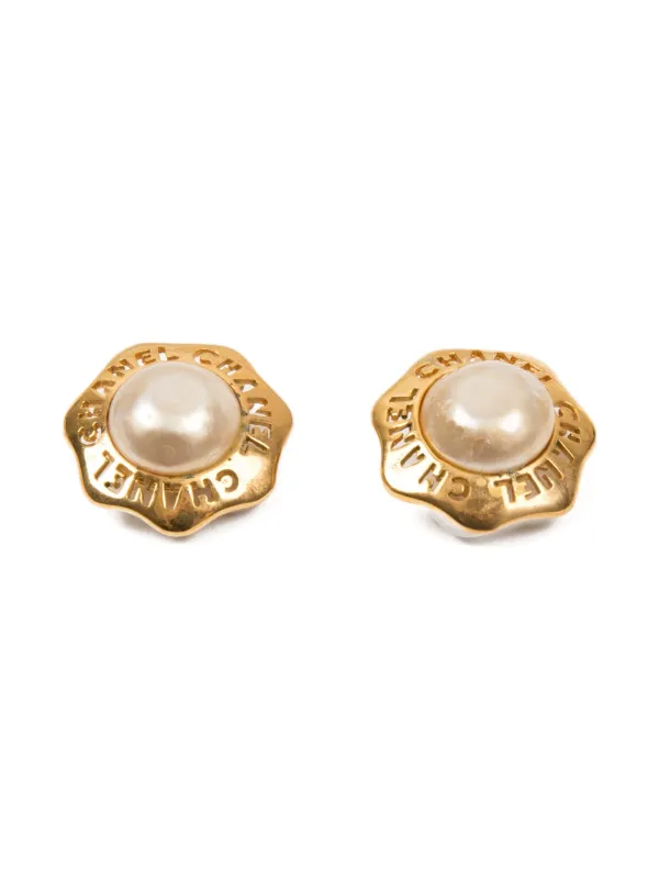CHANEL Pre-Owned 1980s パール ラウンドピアス | ゴールド CHANEL Pre-Owned 1980s パール ラウンドピアス | ゴールド