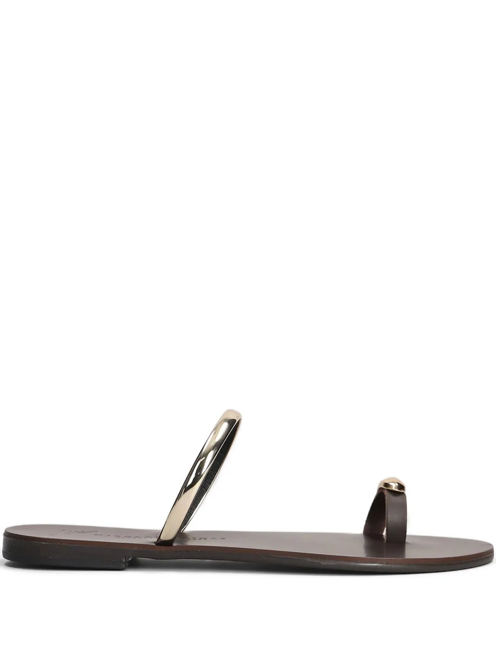 Nicolas Lainas Sandalen met teenring Bruin