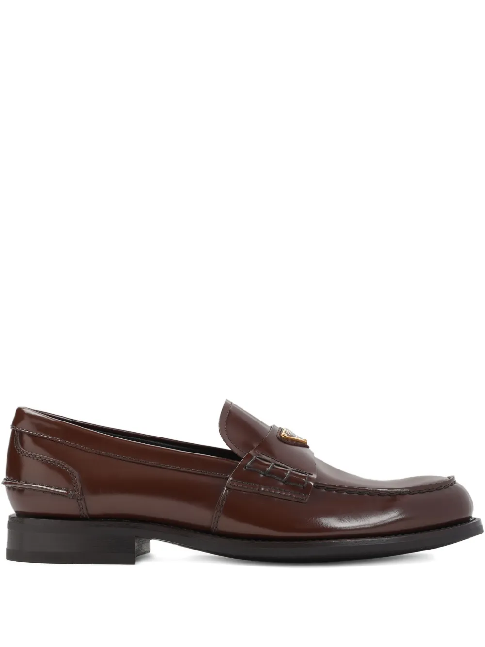 Prada Loafers met logoplakkaat Bruin