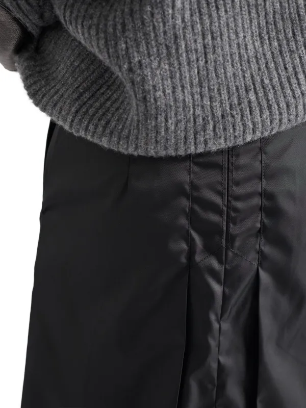 スカート PRADA FLARED BLACK SKIRT IN RE-NYLON Prada Re-Nylon Flared Skirt | Black | FARFETCH