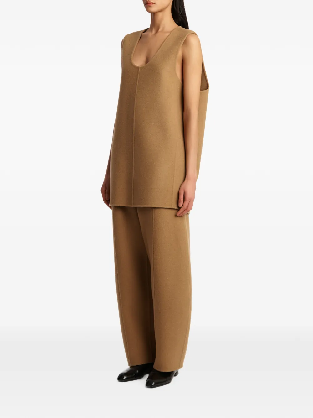 KHAITE Mouwloze jurk Beige