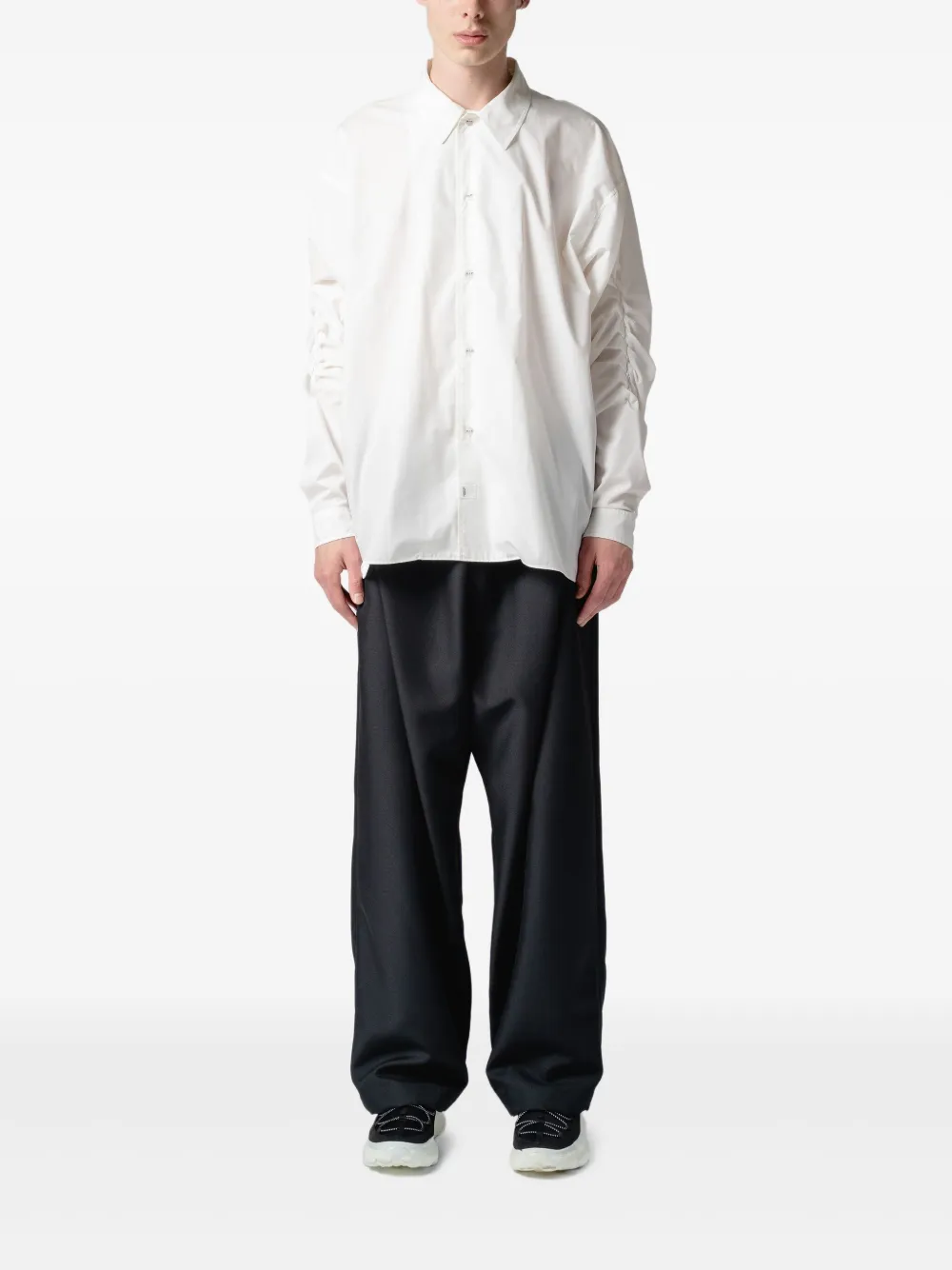 Yoshiokubo gathered-sleeve shirt | Women | Image 2
