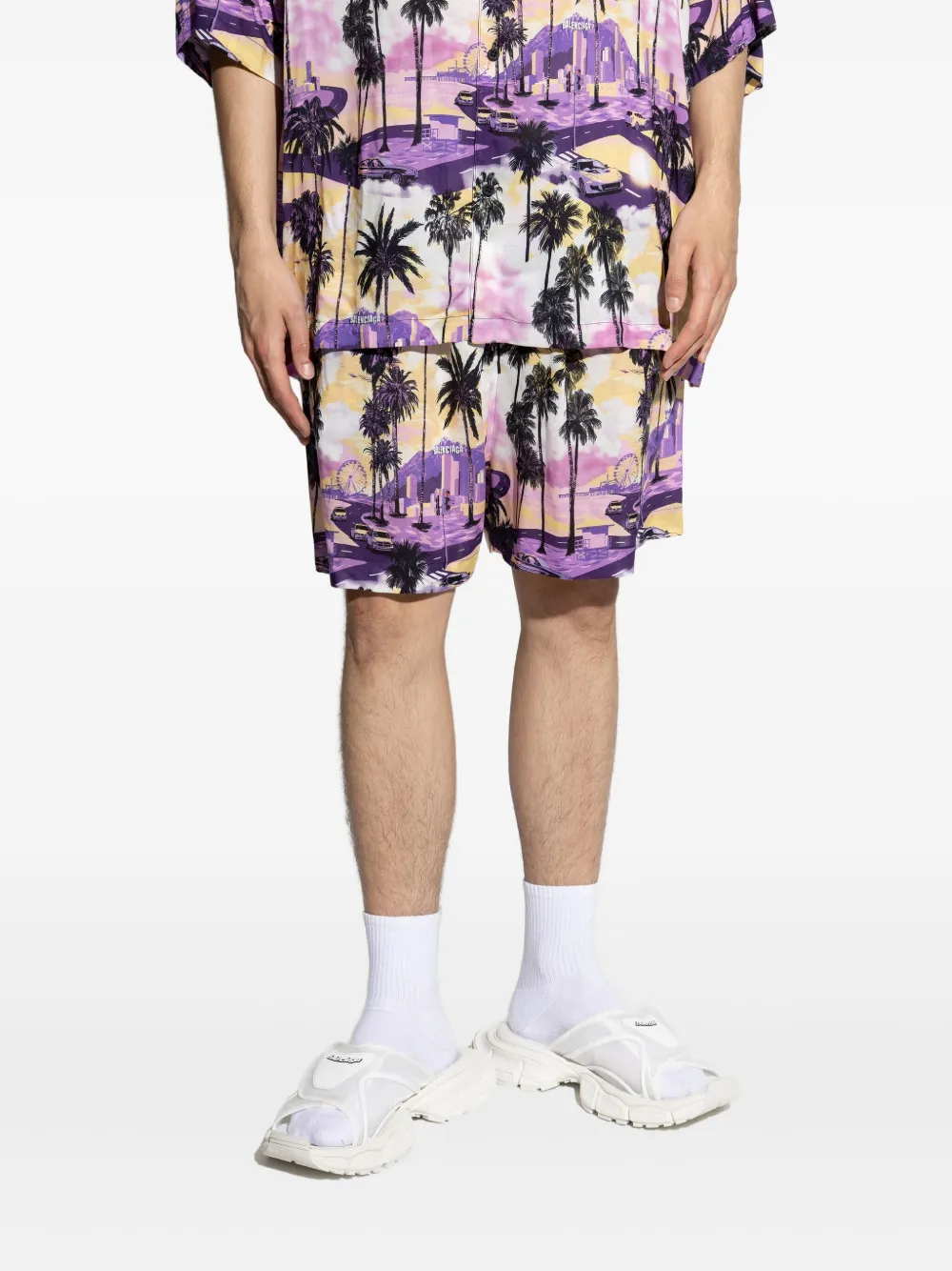 Balenciaga Shorts met print Paars