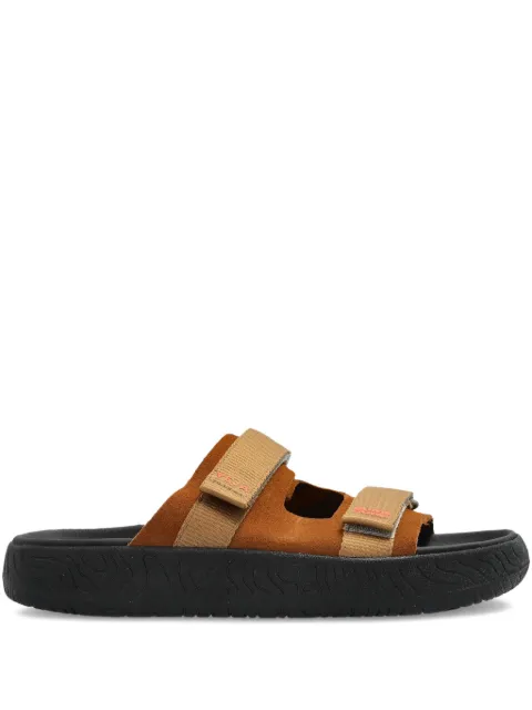 VEJA x Homecore logo-embellished slides