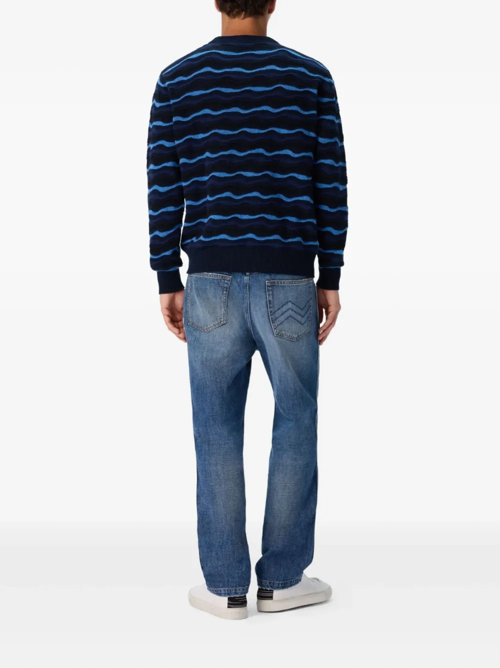 wave-pattern crew-neck sweater