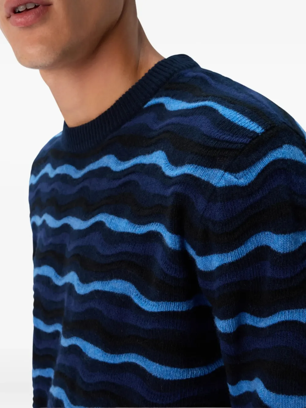 wave-pattern crew-neck sweater