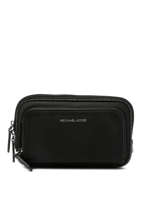 Michael Kors cangurera con placa del logo