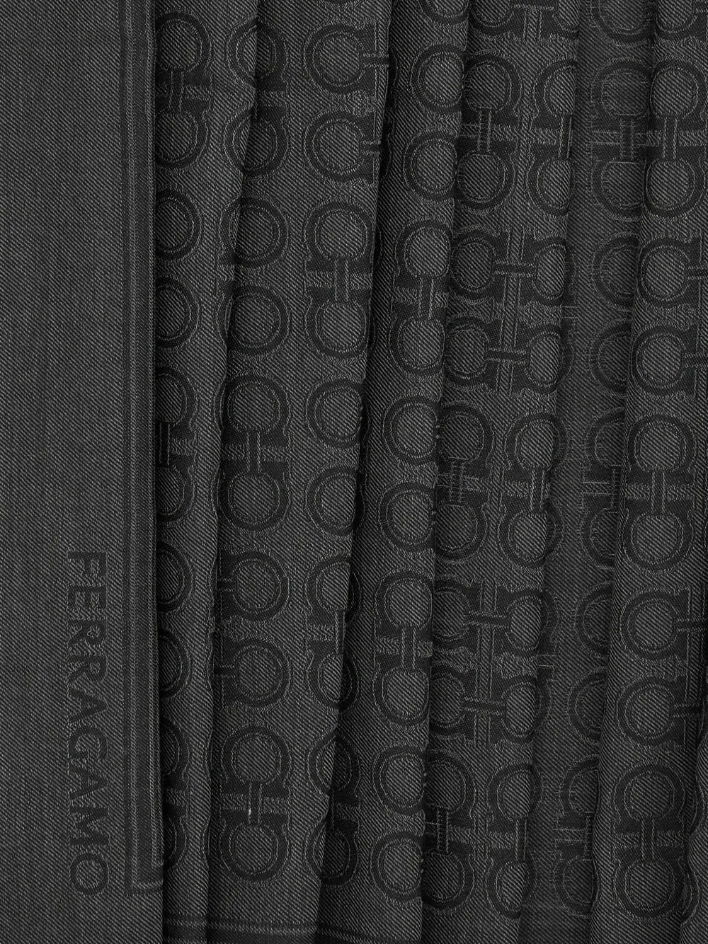 Ferragamo Gancini-motif fringed scarf | Image 2
