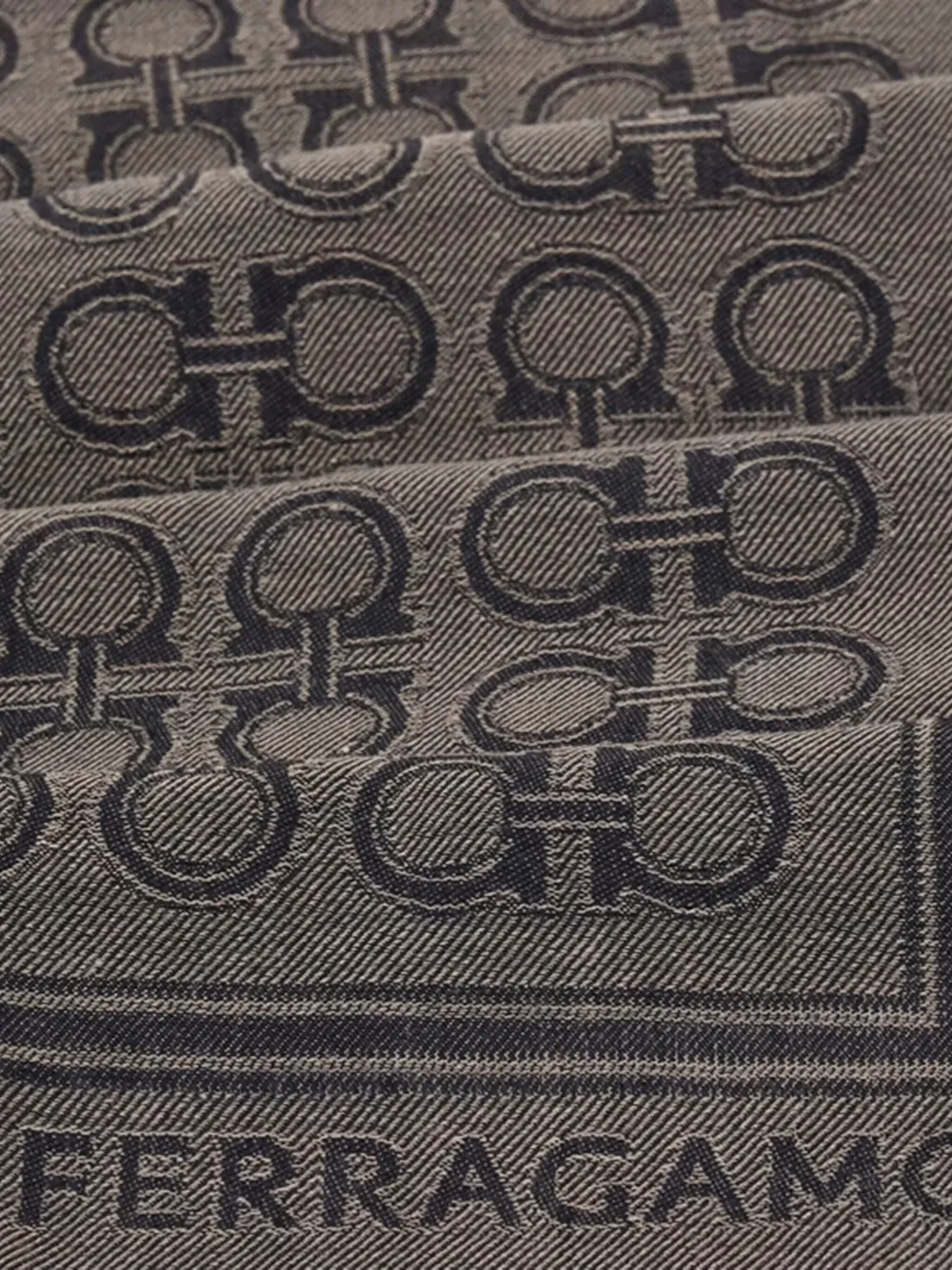 Ferragamo Gancini-motif fringed scarf | Image 2