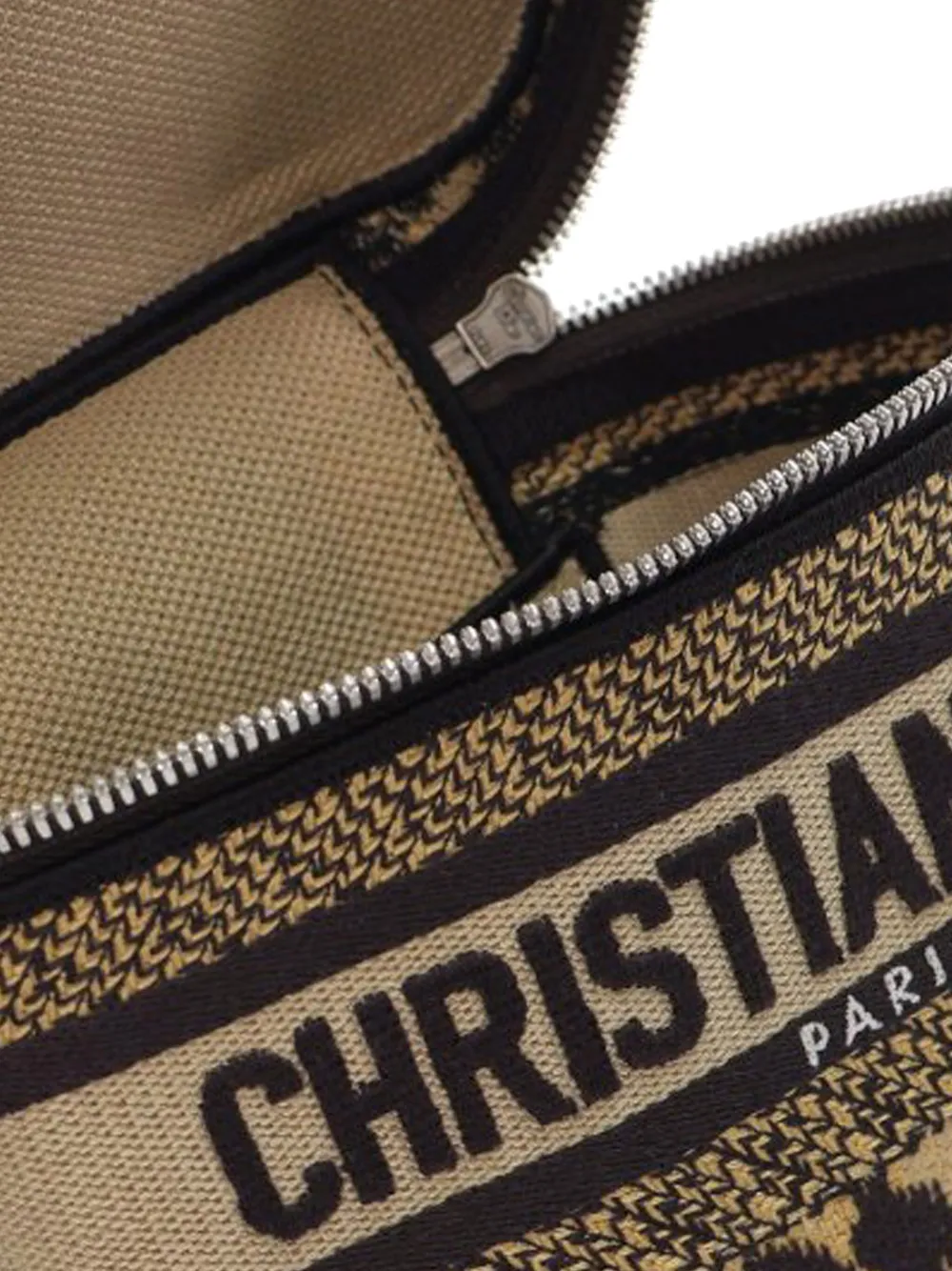 Christian Dior Pre-Owned 2023 Mizza Small Embroidered Canvas Diortravel Leopard Vanity Case satchel | Pre-Owned | Image 2