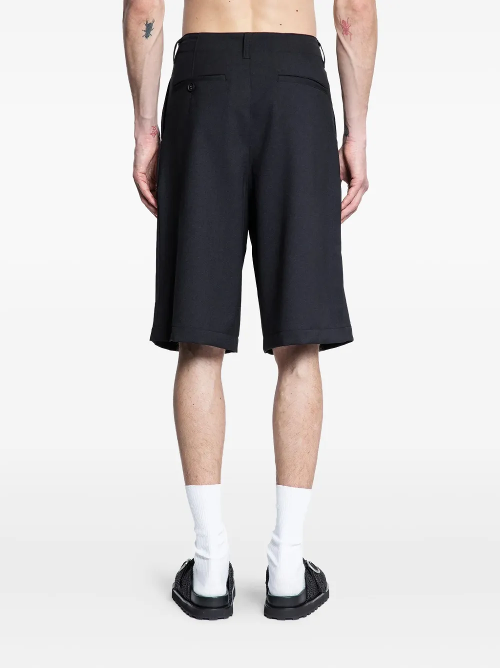 Kuon Pleated Twill Shorts In Black