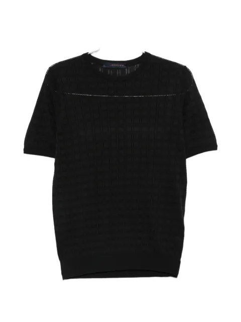 Jeordie's patterned T-shirt