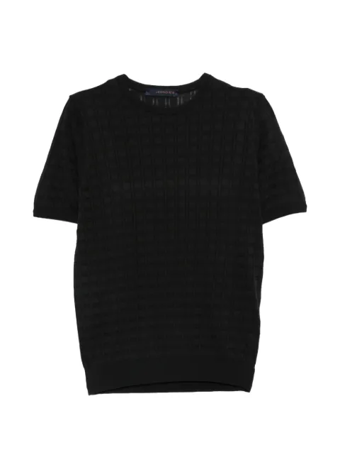Jeordie's patterned T-shirt