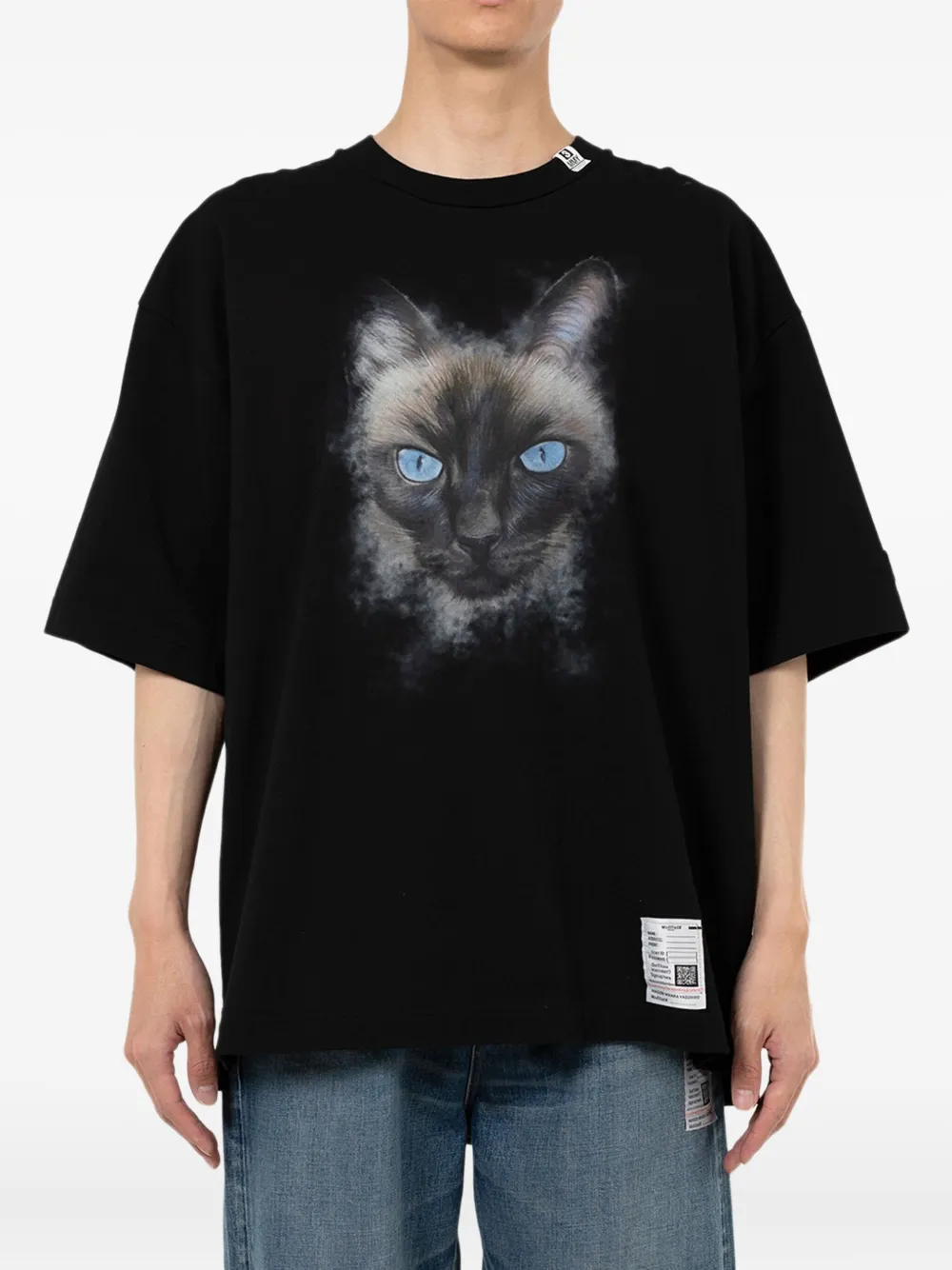 Maison MIHARA YASUHIRO T-shirt met tekst en kattenprint Zwart