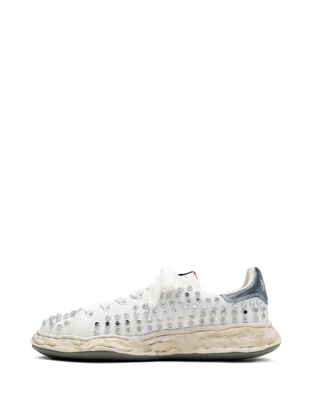 Maison MIHARA YASUHIRO Charles sneakers met studs Wit