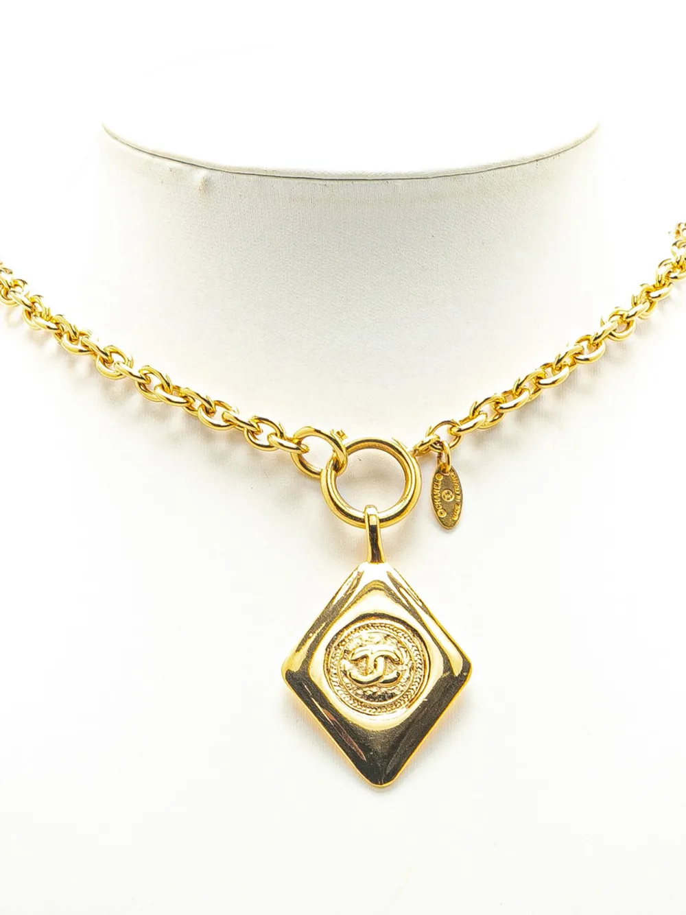 Pre-owned Chanel 1970-1980 Gold Plated Cc Diamond Shape Pendant Necklace Costume Necklace