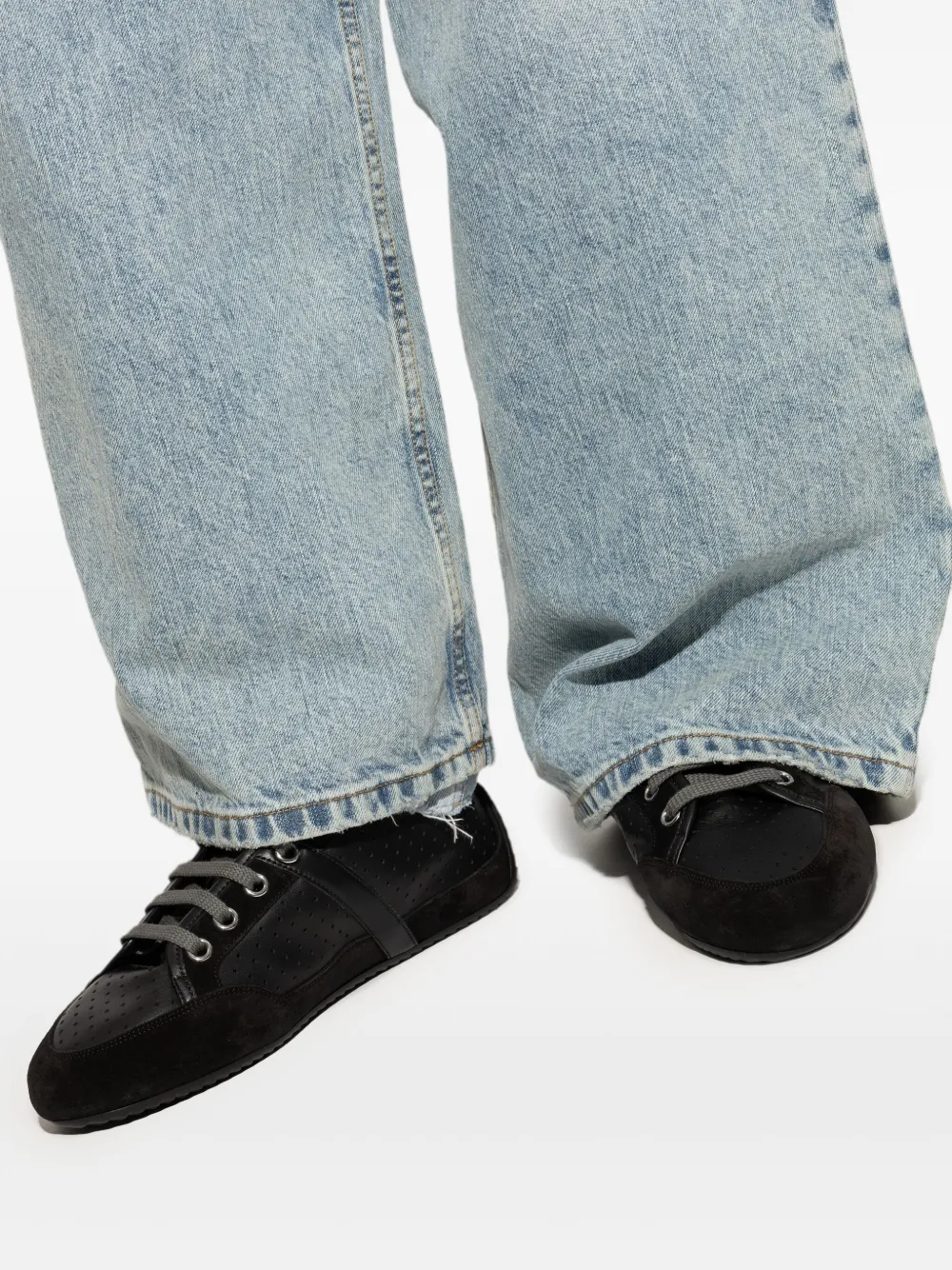 Givenchy logo-embellished sneakers Black