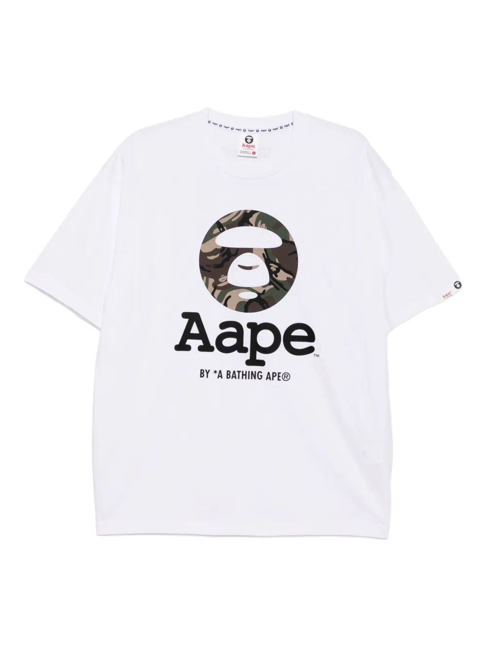 short-sleeved T-shirt