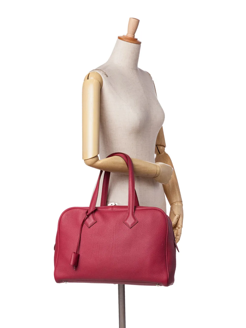 Pre-owned Hermes 2014 Clemence Victoria Ii 35 Shoulder Bag In Red