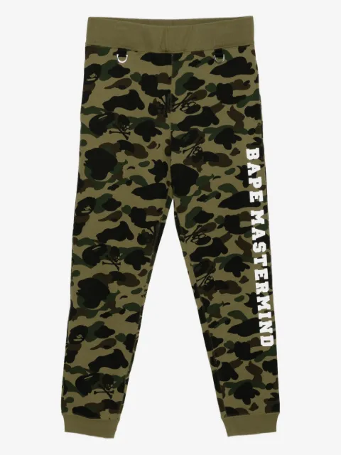 Mastermind Japan pantalones en colaboración con A Bathing Ape