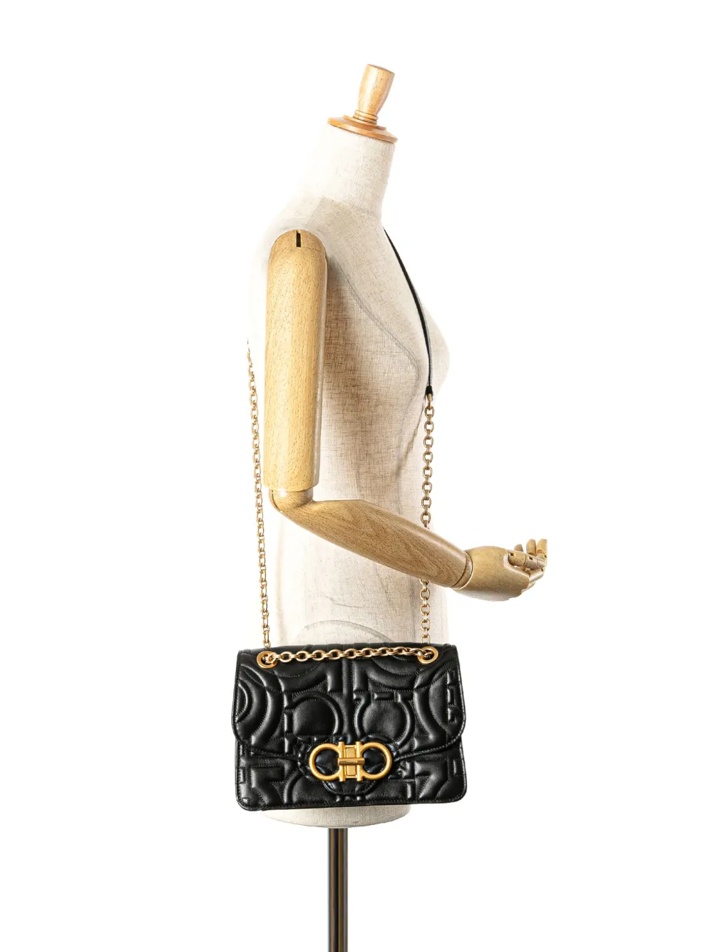 Ferragamo Pre-Owned 2000-2025 Quilted Leather Gancini Flap crossbody bag | Pre-Owned | Image 2