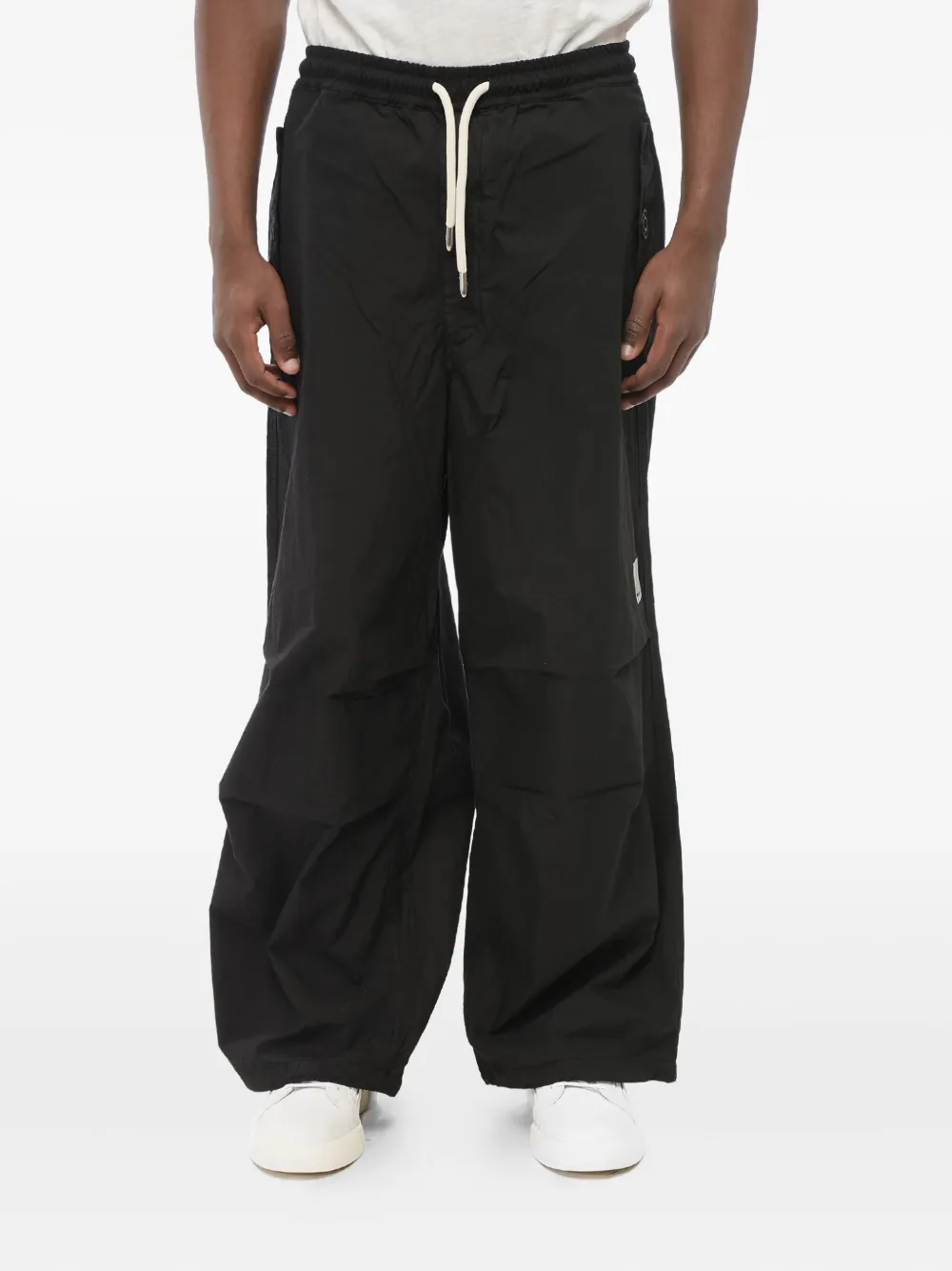 Giorgio Armani drawstring-waist flat-front trousers | Black | Image 1
