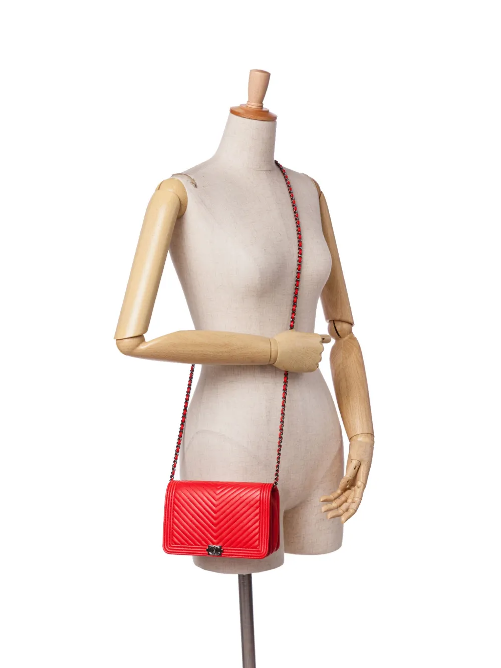 Pre-owned Chanel 2017-2018 Chevron Calfskin Boy Wallet On Chain Crossbody Bag In Red