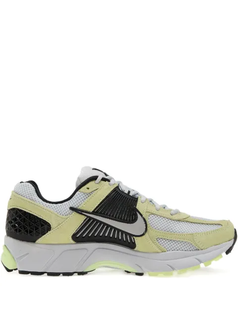 Nike Sneakers Zoom Vomero 5