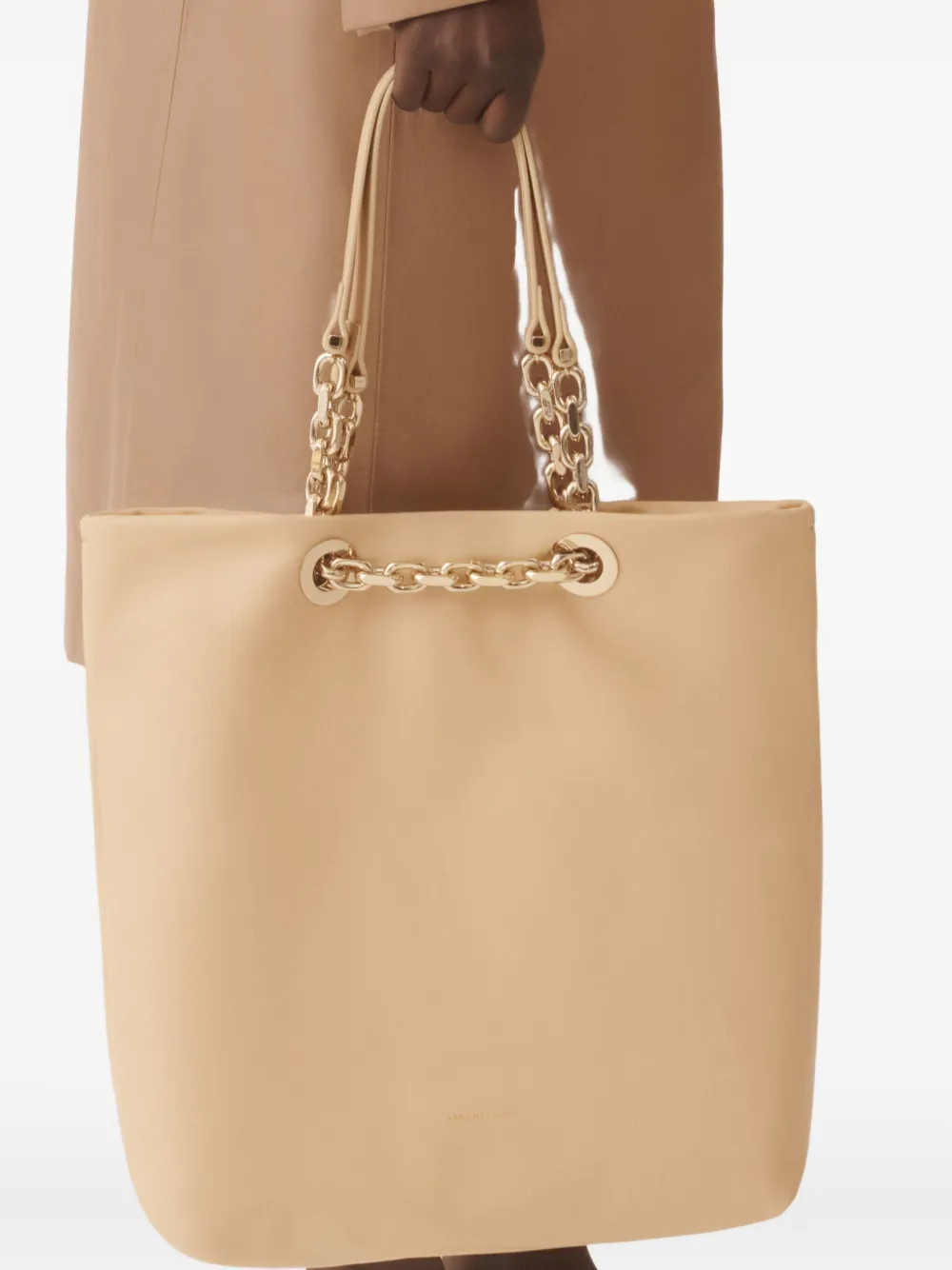 Fabiana Filippi Leren shopper met ketting afwerking Beige