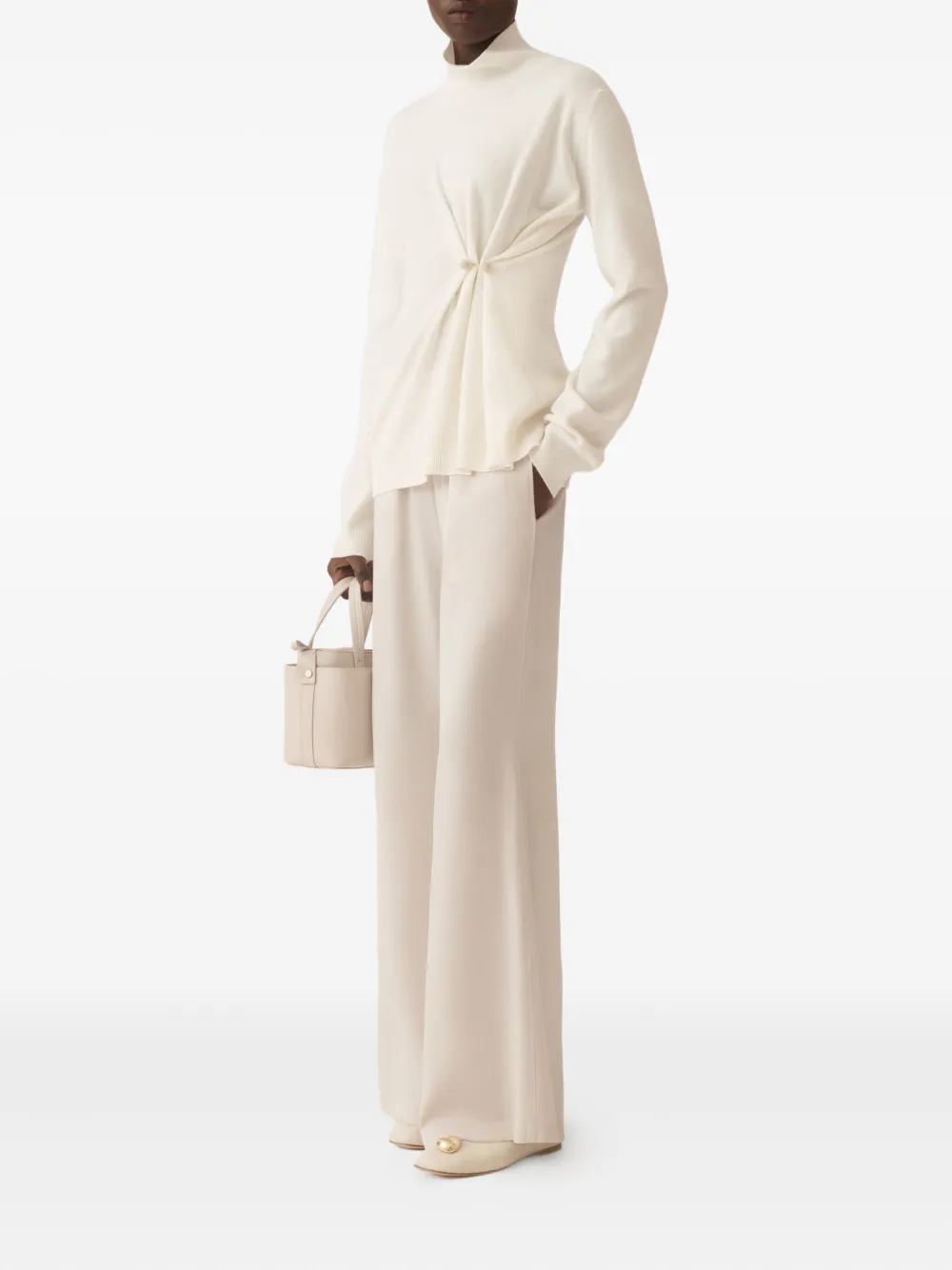 Fabiana Filippi Trui met hoge hals en gedraaide voorkant Beige