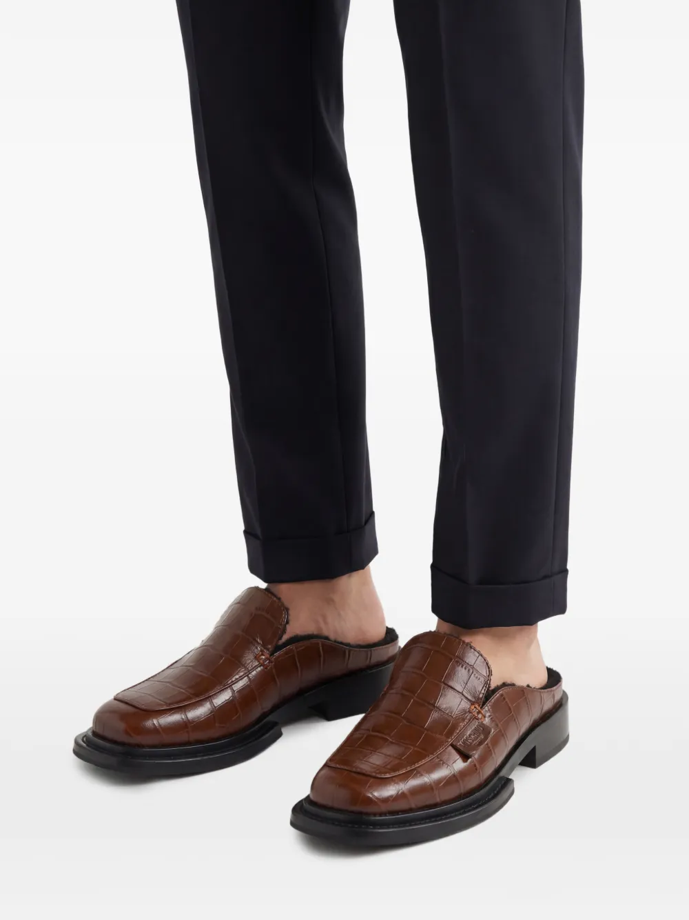 Moschino Muiltjes met krokodillen-reliëf Bruin