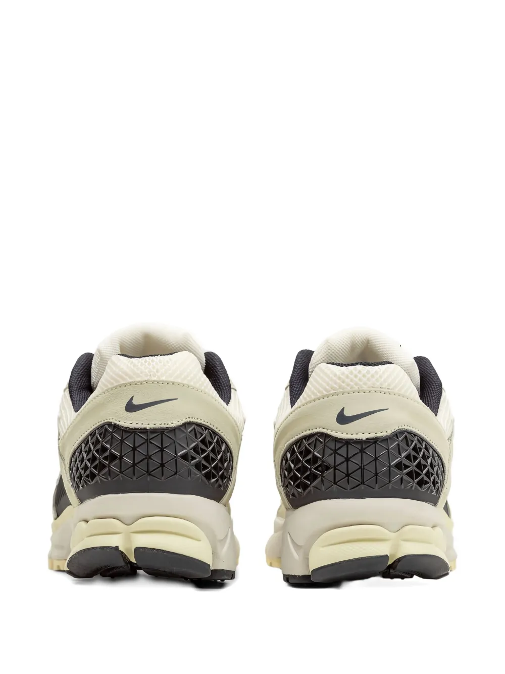 Nike Zoom Vomero 5 Trainers In Neutral