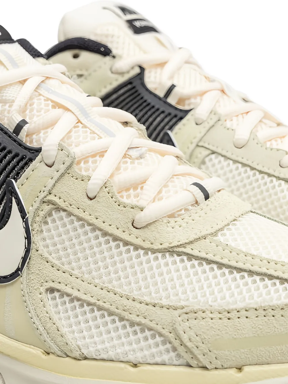 Nike Zoom Vomero 5 Trainers In Neutral