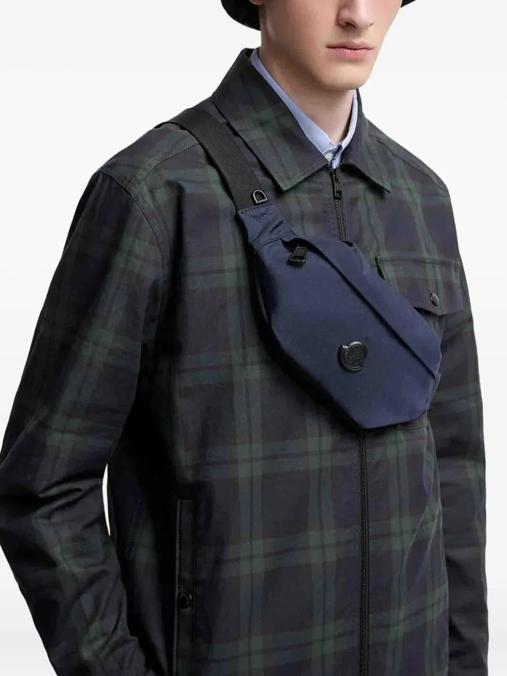 Moncler Durance kleine heuptas met logoplakkaat Blauw